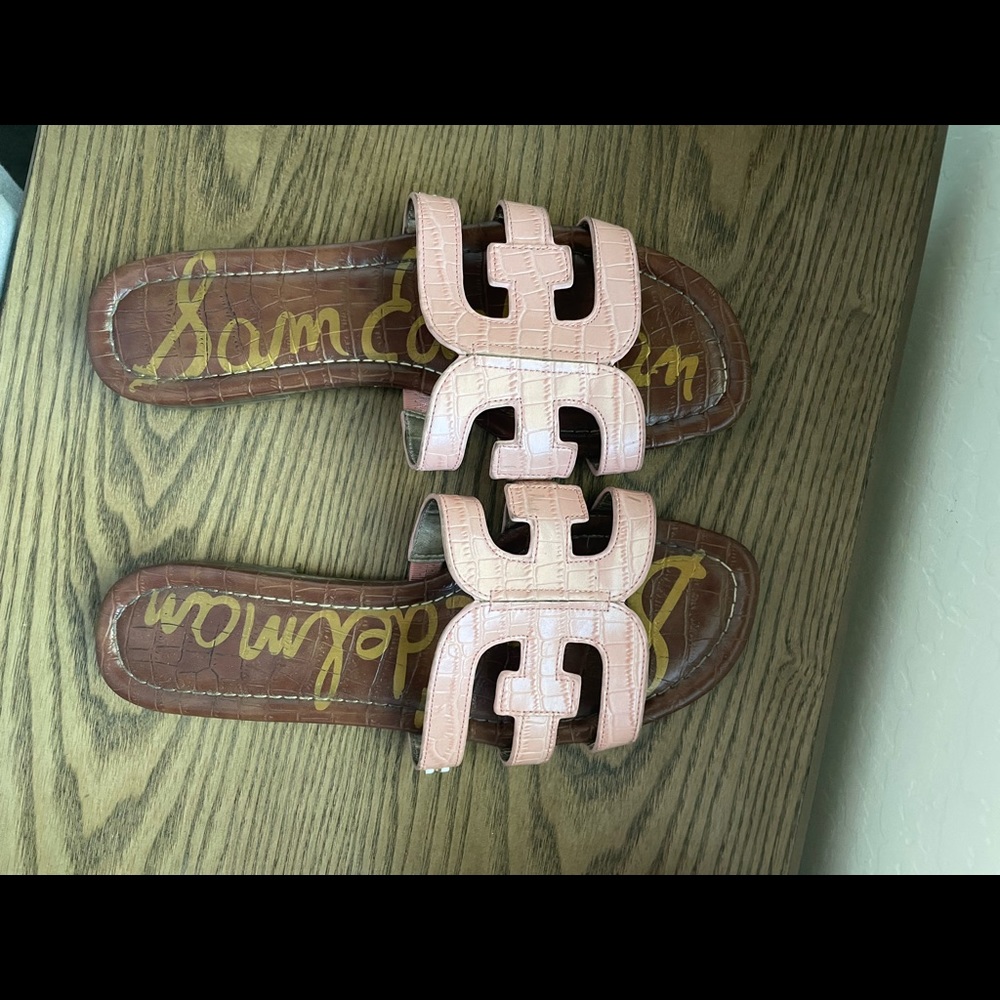 Sandals - Picture 2 of 9